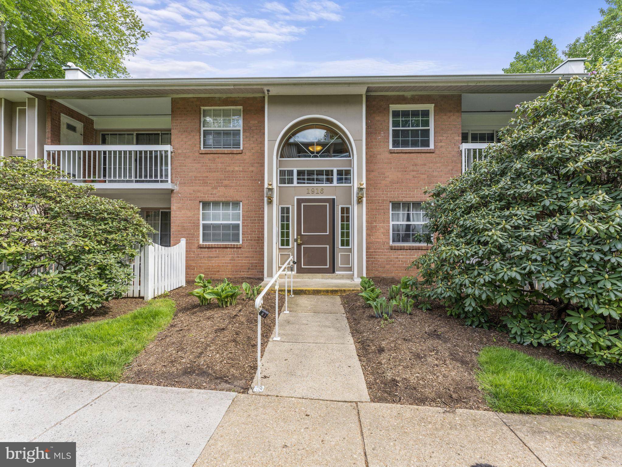 1916 WILSON LN #102, Mclean, VA 22102