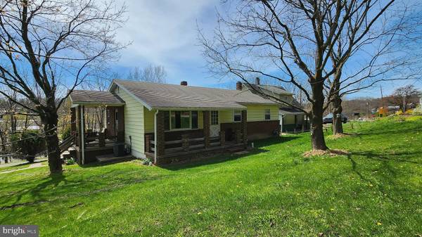 42 MAPES AVE, Clearfield, PA 16830