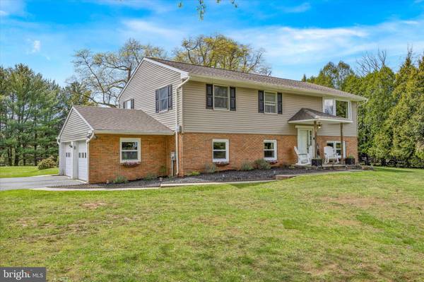 52 MARK DR, Pottstown, PA 19465