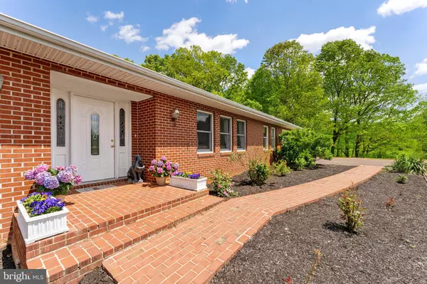 Radiant, VA 22732,846 GEORGE JAMES LOOP