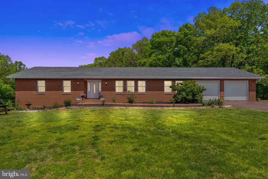 846 GEORGE JAMES LOOP, Radiant, VA 22732