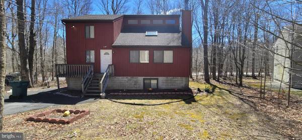 727 EDGEWOOD RD, Tobyhanna, PA 18466