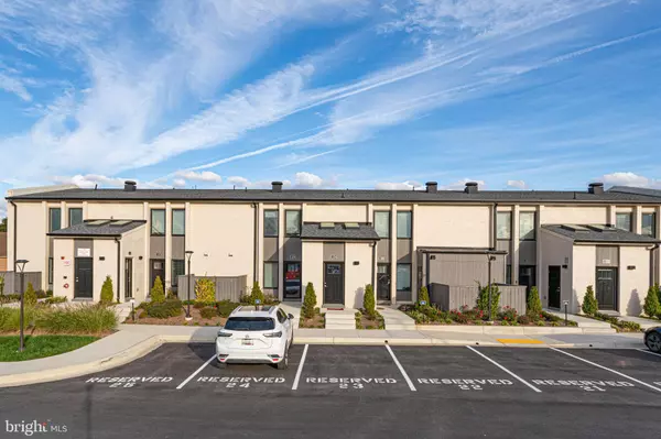 19520 VILLAGE WALK DR #3-106, Montgomery Village, MD 20886