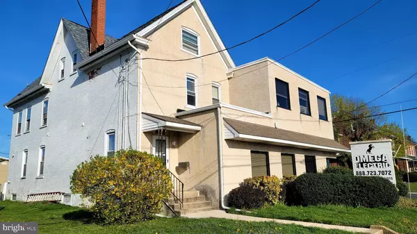 702 MAIN ST, Red Hill, PA 18076