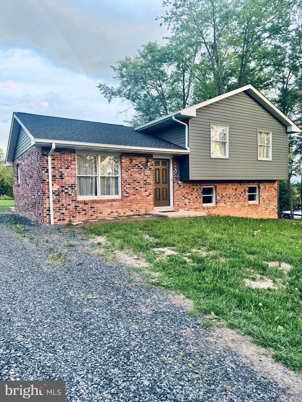 221 HEDRICK DR, Petersburg, WV 26847