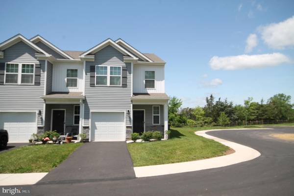 Pennsburg, PA 18073,962 STILL WATERS LN