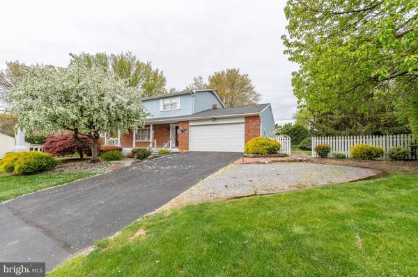 1670 BEECH LN, Macungie, PA 18062