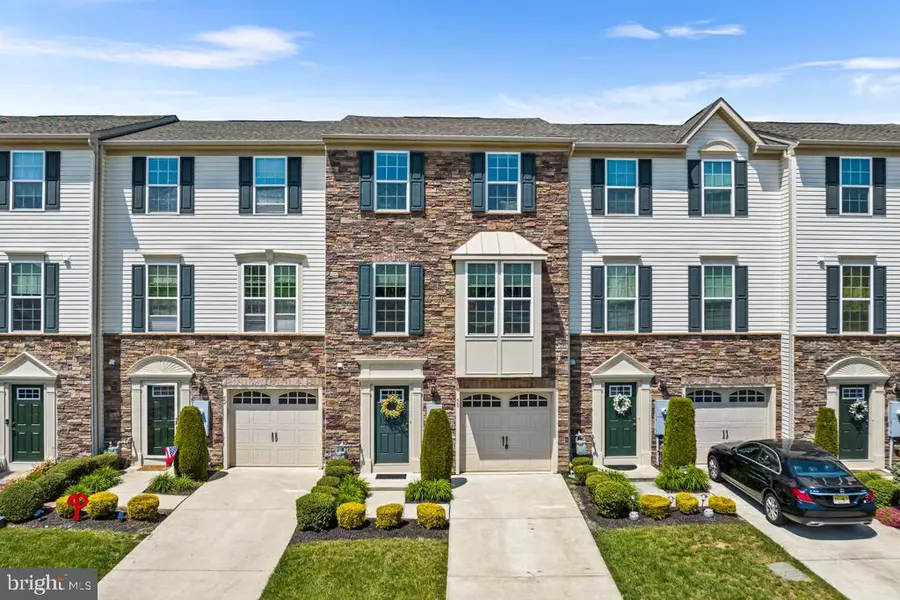50 VILLAGE GREEN LN, Sicklerville, NJ 08081