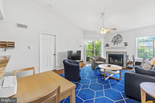 Alexandria, VA 22302,3311 WYNDHAM CIR #4192