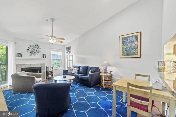 3311 WYNDHAM CIR #4192, Alexandria, VA 22302