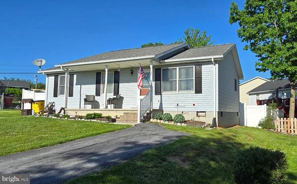 24 MAGNOLIA TER, Martinsburg, WV 25404