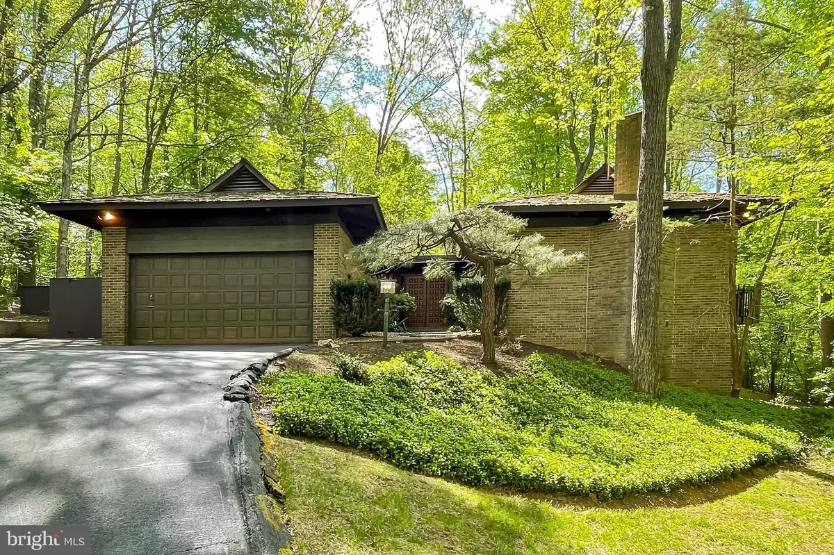 Mclean, VA 22102,8621 TEBBS LN