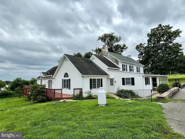 Chalfont, PA 18914,3679 PICKERTOWN RD #FARMHOUSE