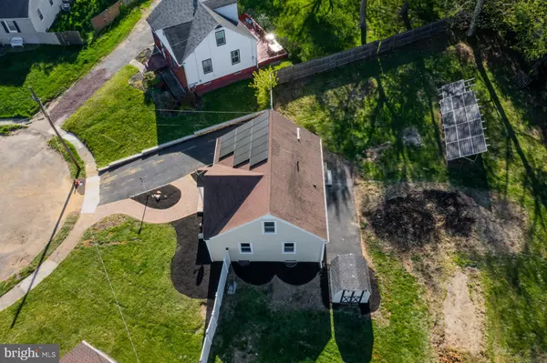 Runnemede, NJ 08078,27 SAINT CHARLES PL