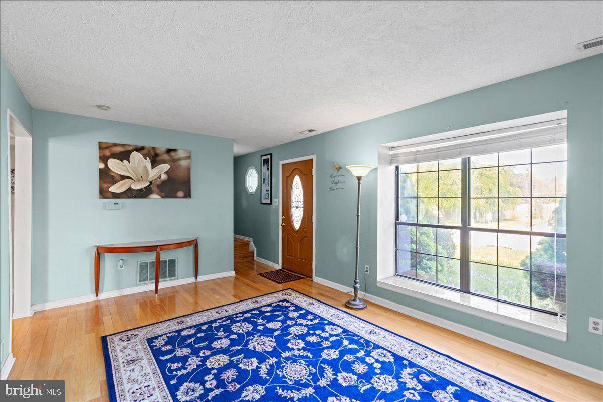 Blackwood, NJ 08012,2 JUNIPER CT