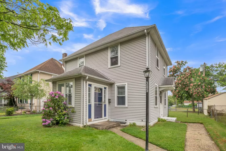 305 CHESTNUT ST, Brooklawn, NJ 08030