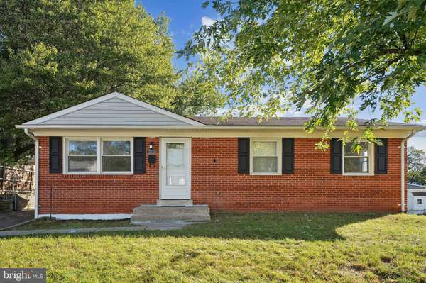 13723 GREENWOOD DR, Woodbridge, VA 22193