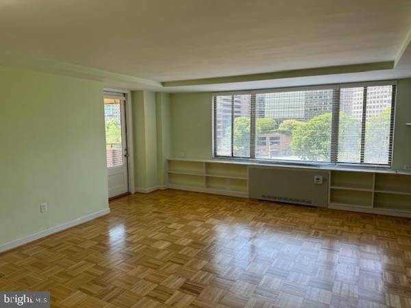 1111 ARLINGTON BLVD #818, Arlington, VA 22209