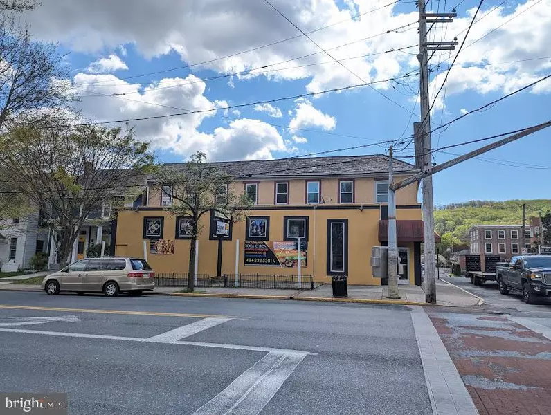 194-198 MAIN ST, Emmaus, PA 18049