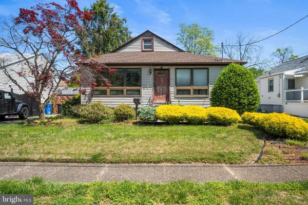 427 WOODBINE AVE, Westville, NJ 08093