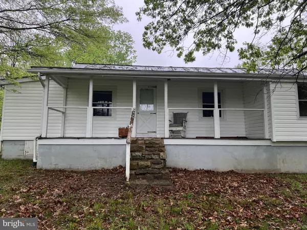 591 DICKENSON MOUNTAIN RD, Franklin, WV 26807