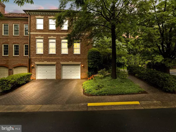 2041 MAYFAIR MCLEAN CT, Falls Church, VA 22043