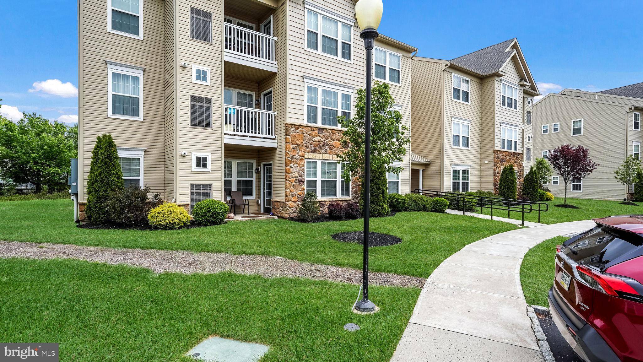 Bristol, PA 19007,1505 MOORE ST #202