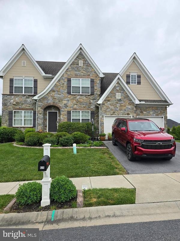 625 WARMINSTER LN, Lititz, PA 17543