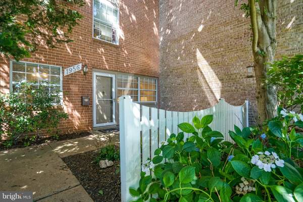 1956 KENNEDY DR #T1, Mclean, VA 22102