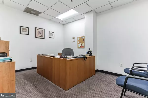 15877 COMMERCE CT #B-6 Upper Marlboro, MD 20774