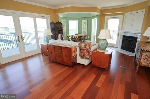 Crisfield, MD 21817,1 DOCK ST #402