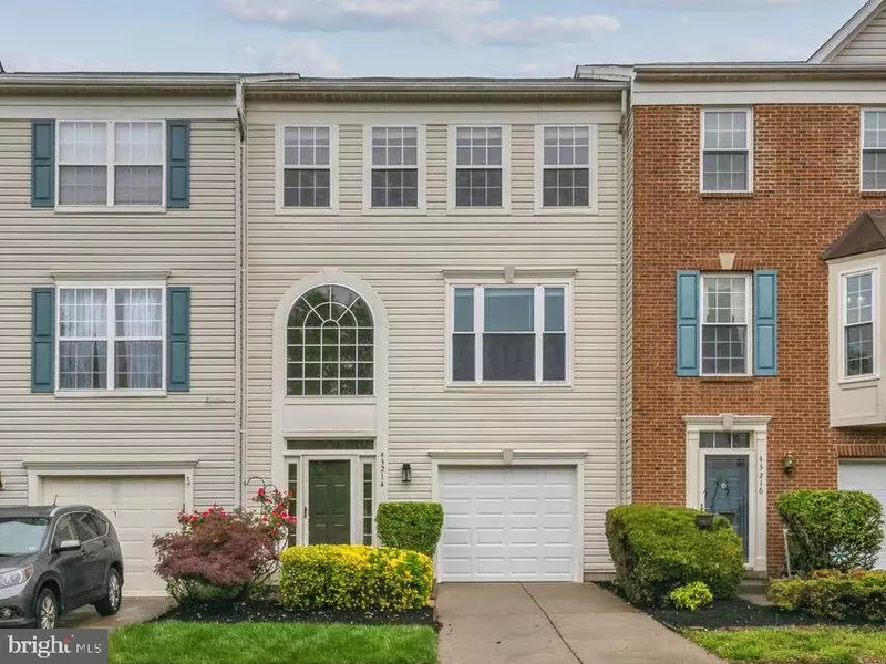 43214 BROOKFORD SQ, Ashburn, VA 20147