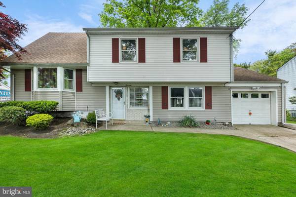 14 MEYER RD, Edison, NJ 08817