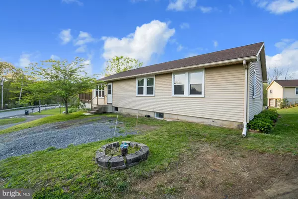 Lehighton, PA 18235,1061 FREDERICKS GROVE RD