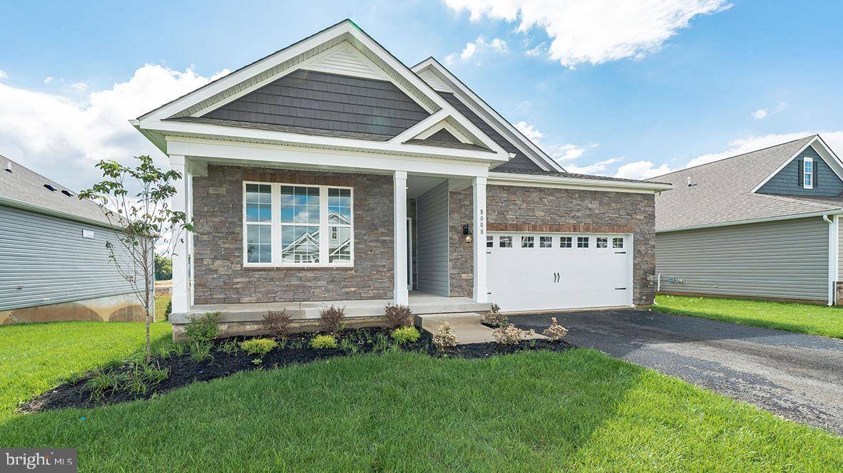 1495 DRESDEN DR, Breinigsville, PA 18031