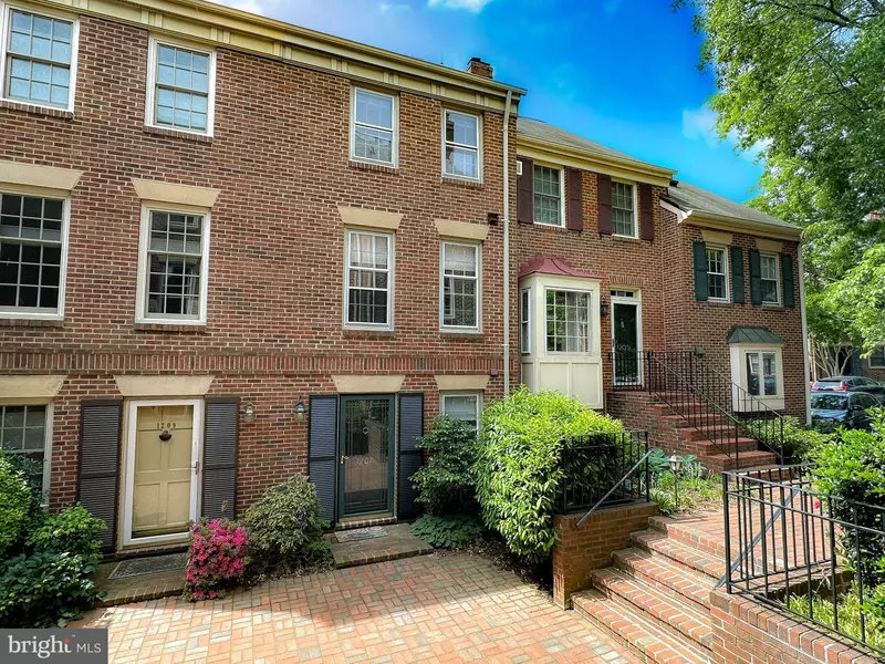 1207 MICHIGAN CT, Alexandria, VA 22314