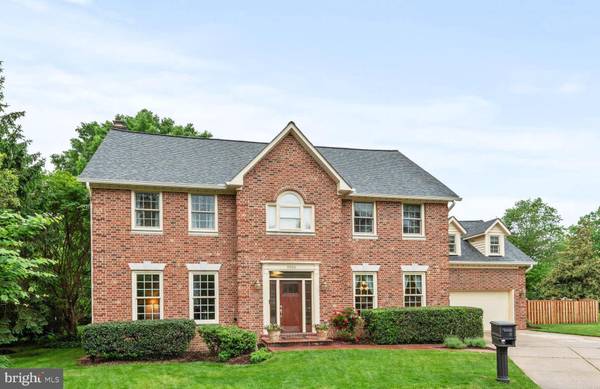 9326 MOUNT VERNON CIR, Alexandria, VA 22309