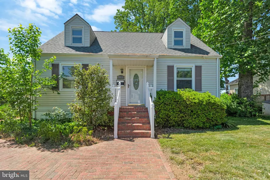 4038 POPLAR ST, Fairfax, VA 22030