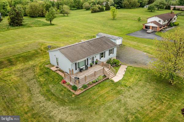 27 AMITY PARK RD, Birdsboro, PA 19508