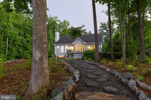 Bumpass, VA 23024,214 TARA WOODS DR