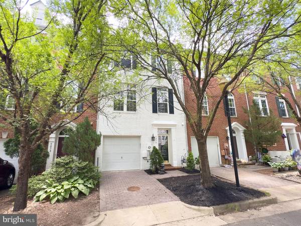 5076 GRIMM DR, Alexandria, VA 22304