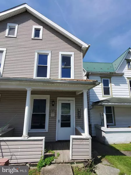 412 LOCUST ST, Burnham, PA 17009