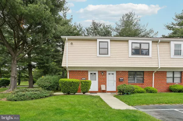 Hamilton, NJ 08690,816 SILVER CT