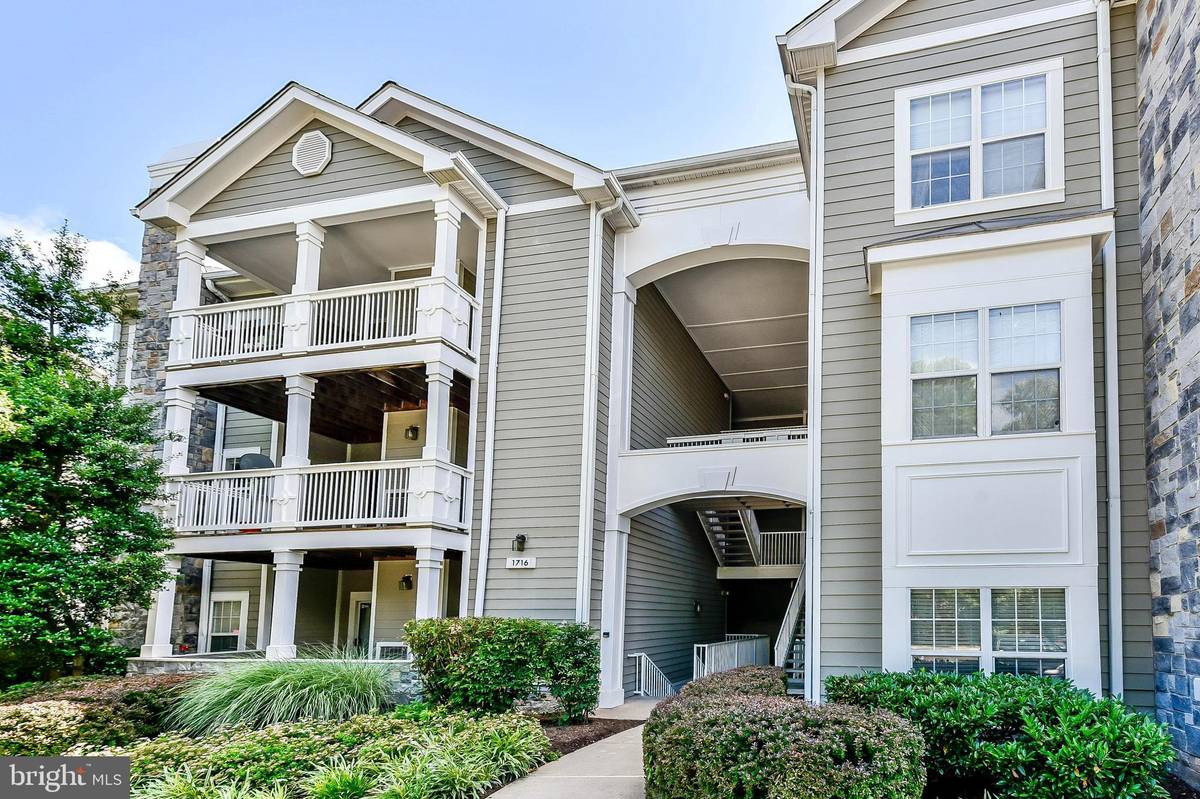 Reston, VA 20190,1716 LAKE SHORE CREST DR #13