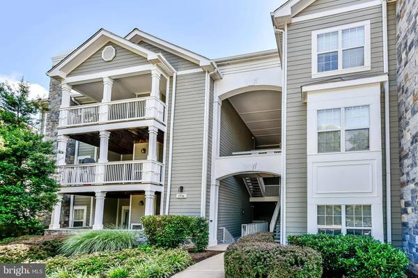 1716 LAKE SHORE CREST DR #13, Reston, VA 20190