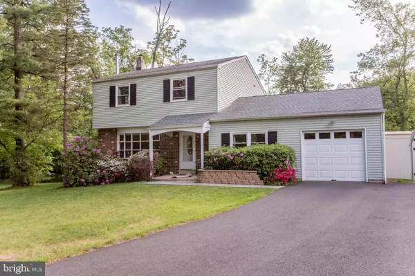 8 OAKMONT WAY, Chalfont, PA 18914