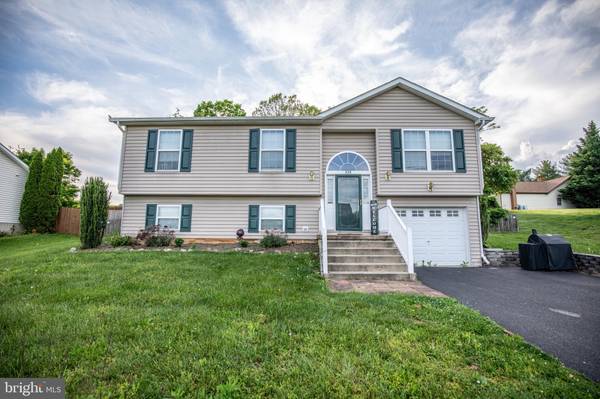 228 DINALI, Martinsburg, WV 25403