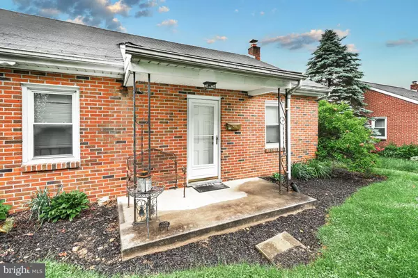 132 MANCHESTER ST Glen Rock, PA 17327