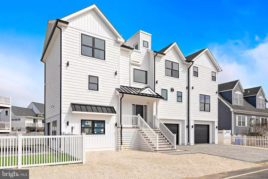 1042 JENNIFER LN, Manahawkin, NJ 08050