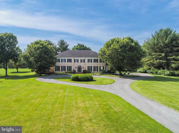 590 STONEHENGE DR, Lititz, PA 17543